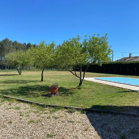 Avec Un Lit King Size Bed & Breakfast