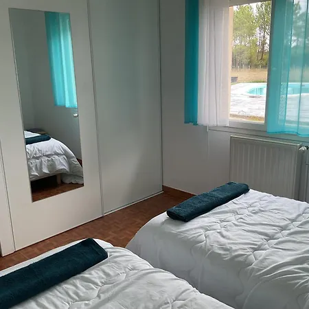 Avec Un Lit King Size 3*