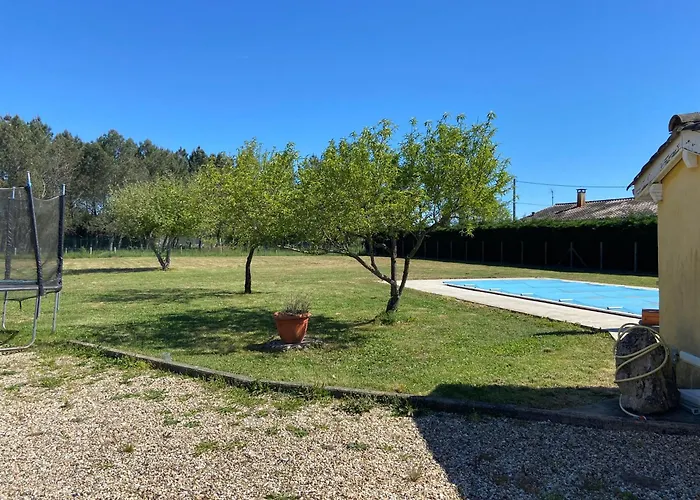 Avec Un Lit King Size Bed and Breakfast