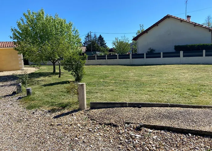 Avec Un Lit King Size Bed and Breakfast